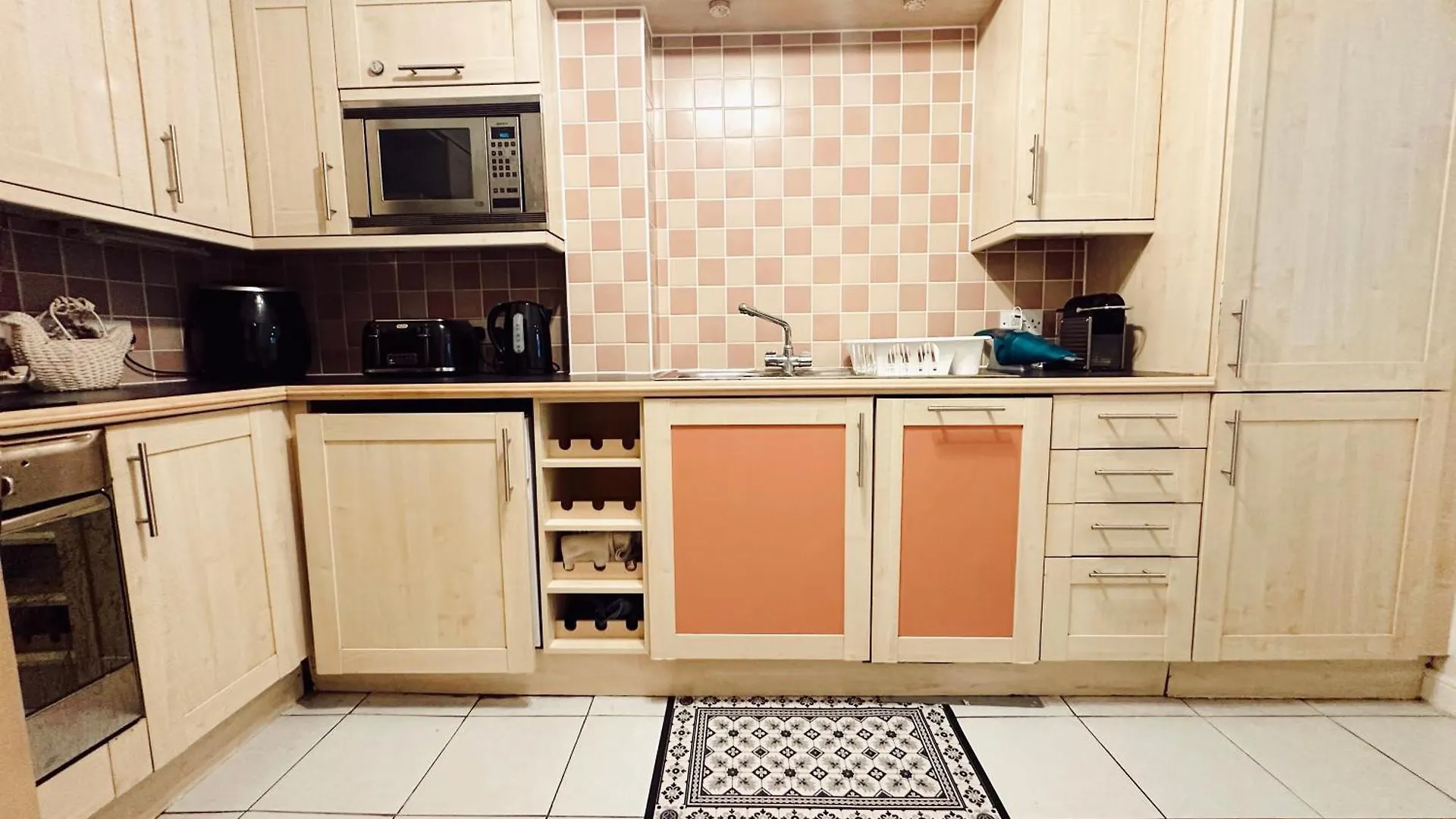 En-Suite Room 5Mins From Tower Bridge Лондон 0*,  Великобритания